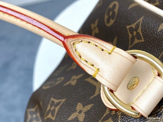 LOUIS VUITTON TIVOLI 0201